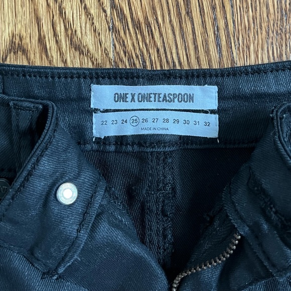 One Teaspoon Harlets II - Black Wax Coated Shorts - Size 25 - Picture 5 of 5